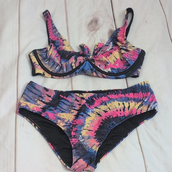Venus Retro Psychedelic Tie-dye Two Piece Bikini size Large Summer Beach Vacay - Picture 1 of 9